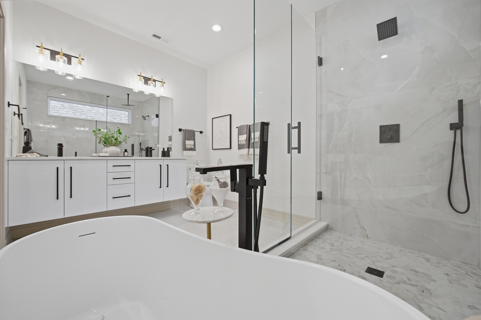 4910 N Austin Avenue, Chicago, IL 60630