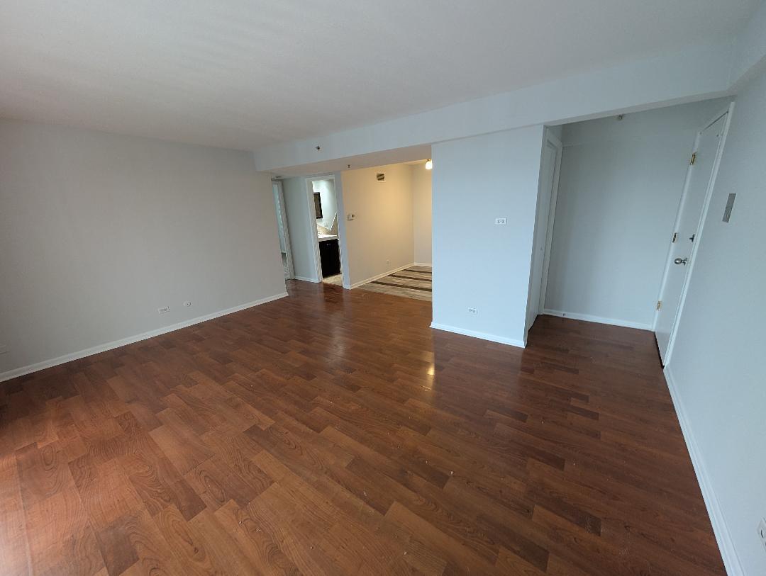 17515 S SANDALWOOD Drive #303, Tinley Park, IL 60477