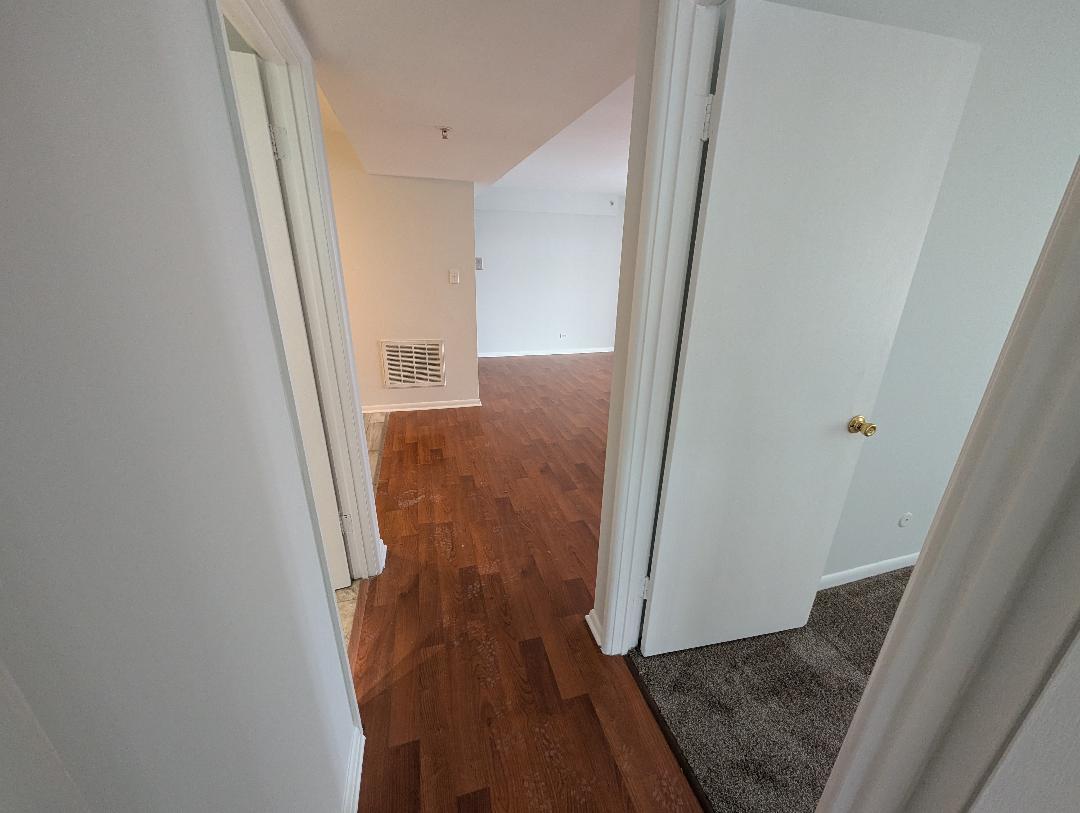 17515 S SANDALWOOD Drive #303, Tinley Park, IL 60477