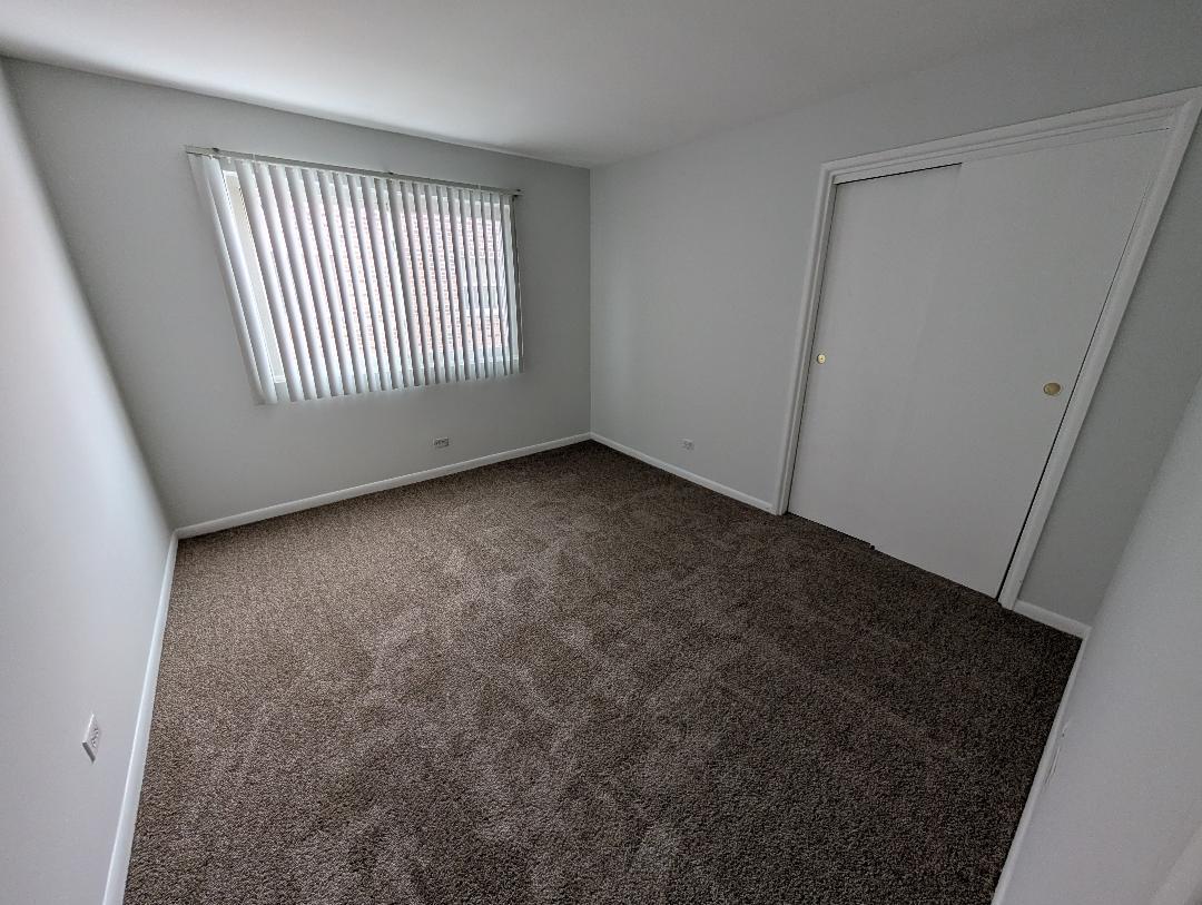 17515 S SANDALWOOD Drive #303, Tinley Park, IL 60477