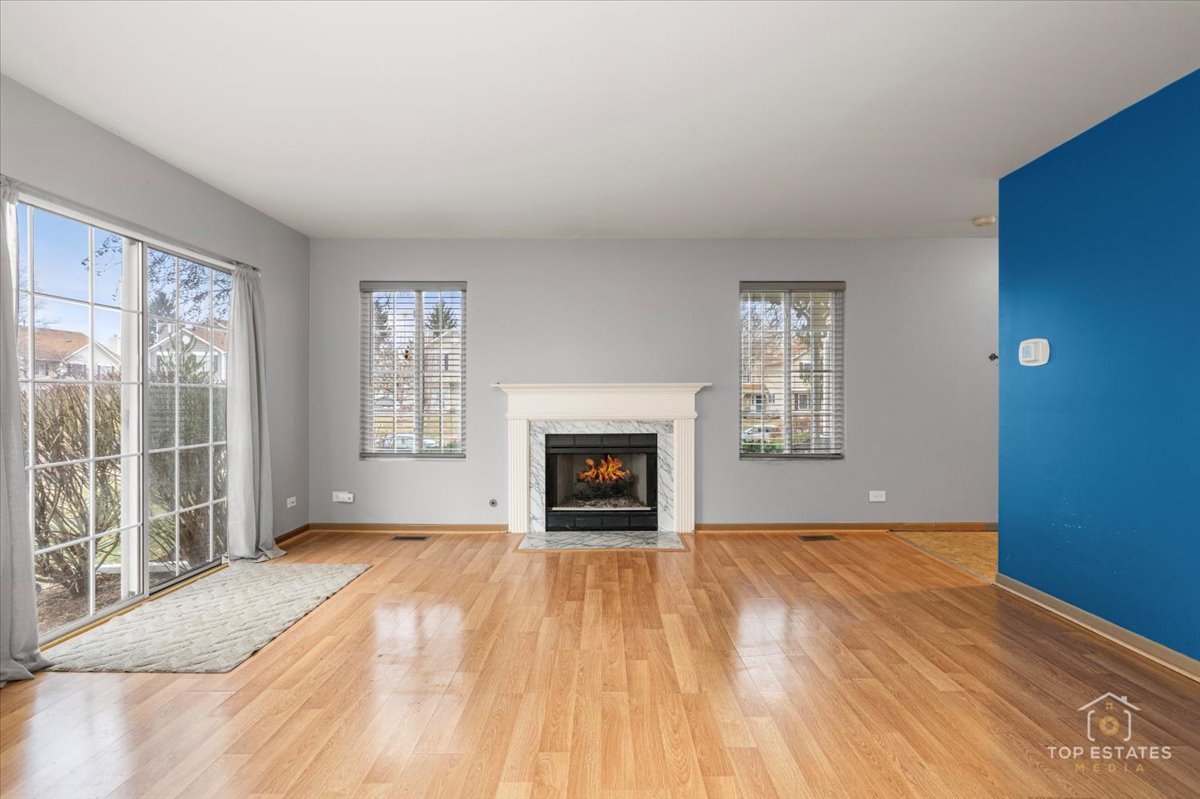 1283 Sandhurst Lane, South Elgin, IL 60177