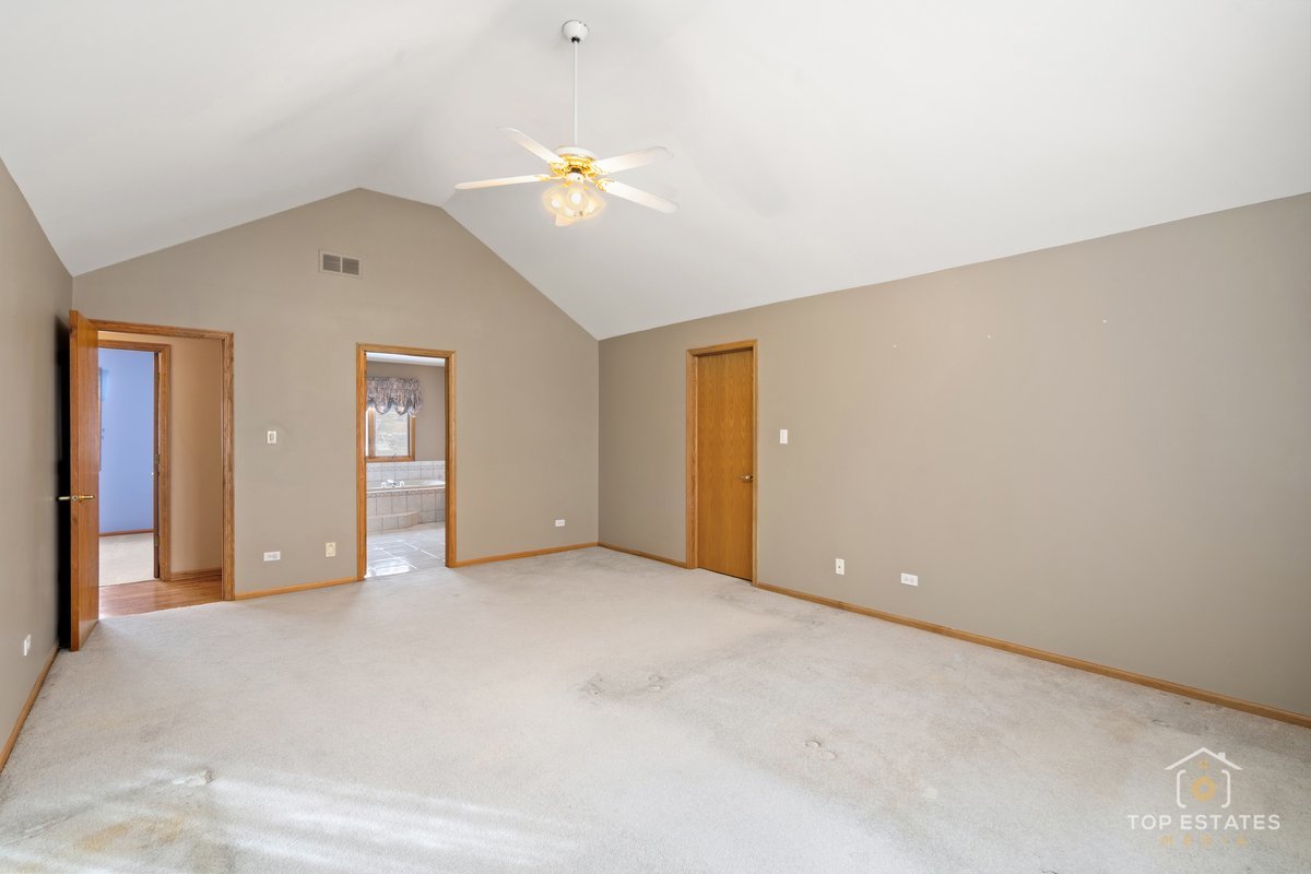 13124 W Beaver Lake Drive, Homer Glen, IL 60491