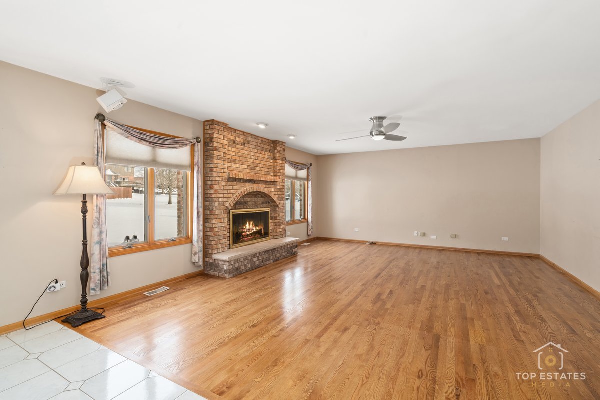 13124 W Beaver Lake Drive, Homer Glen, IL 60491