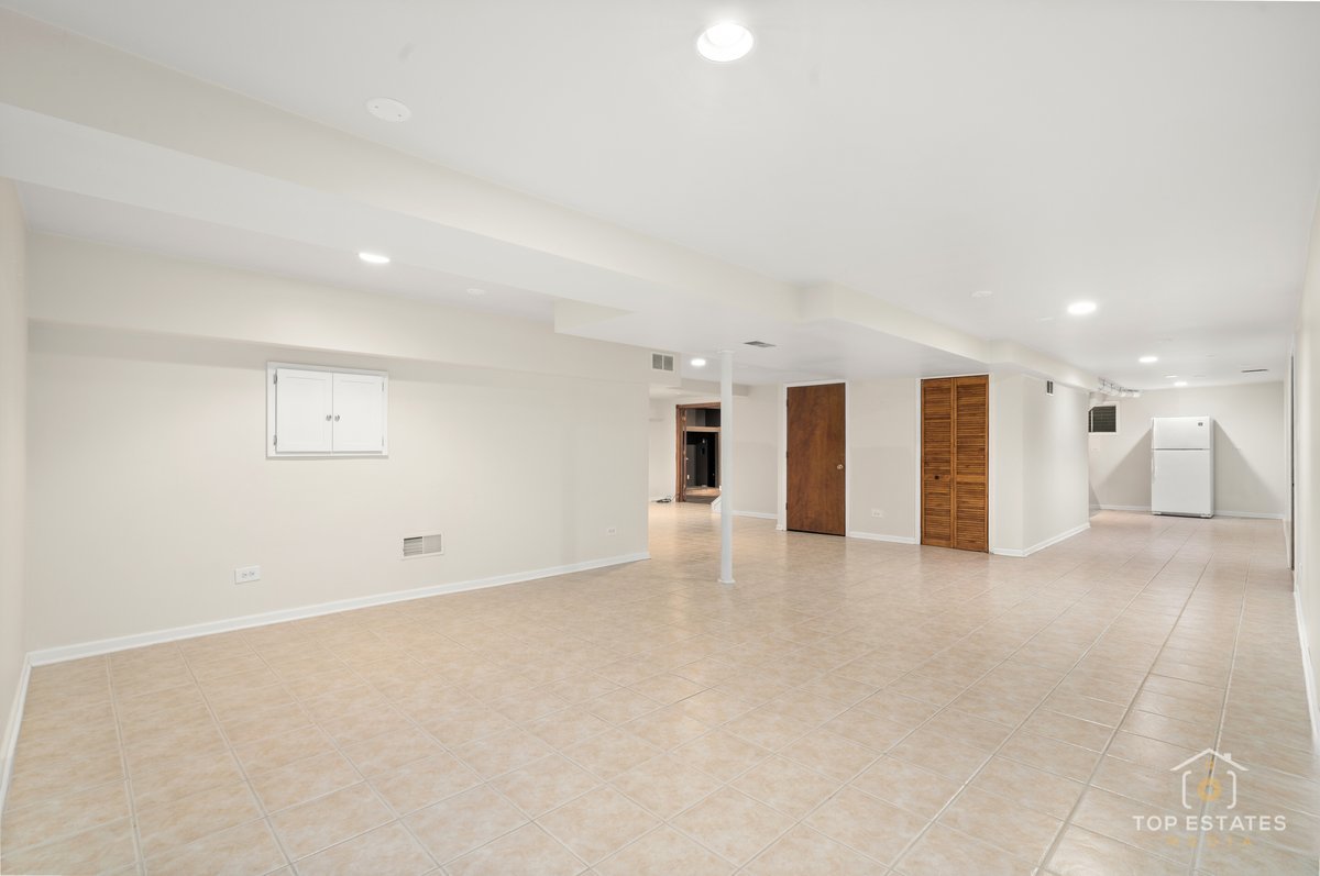 13124 W Beaver Lake Drive, Homer Glen, IL 60491