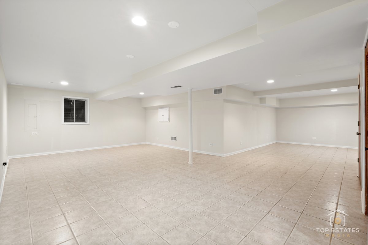 13124 W Beaver Lake Drive, Homer Glen, IL 60491