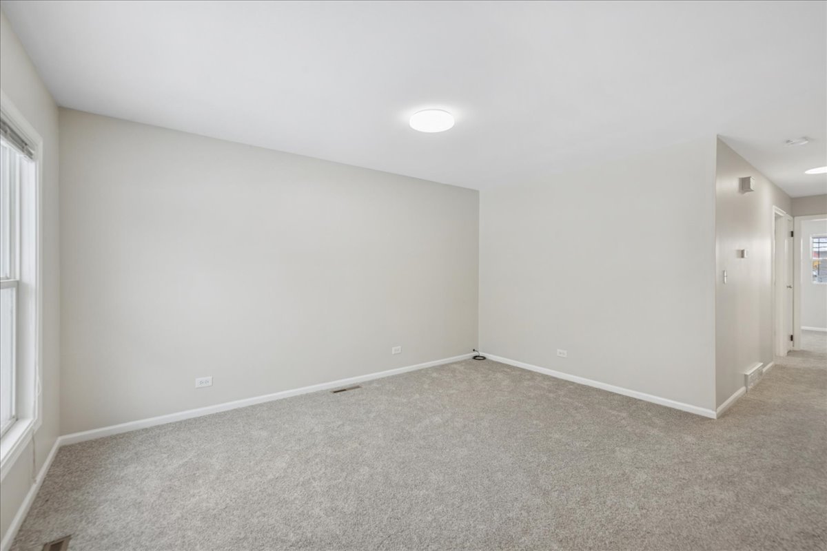 1502 Round Lake Drive, Round Lake Beach, IL 60073