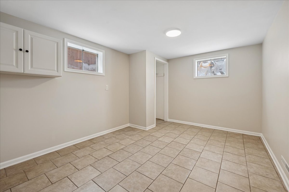 1502 Round Lake Drive, Round Lake Beach, IL 60073