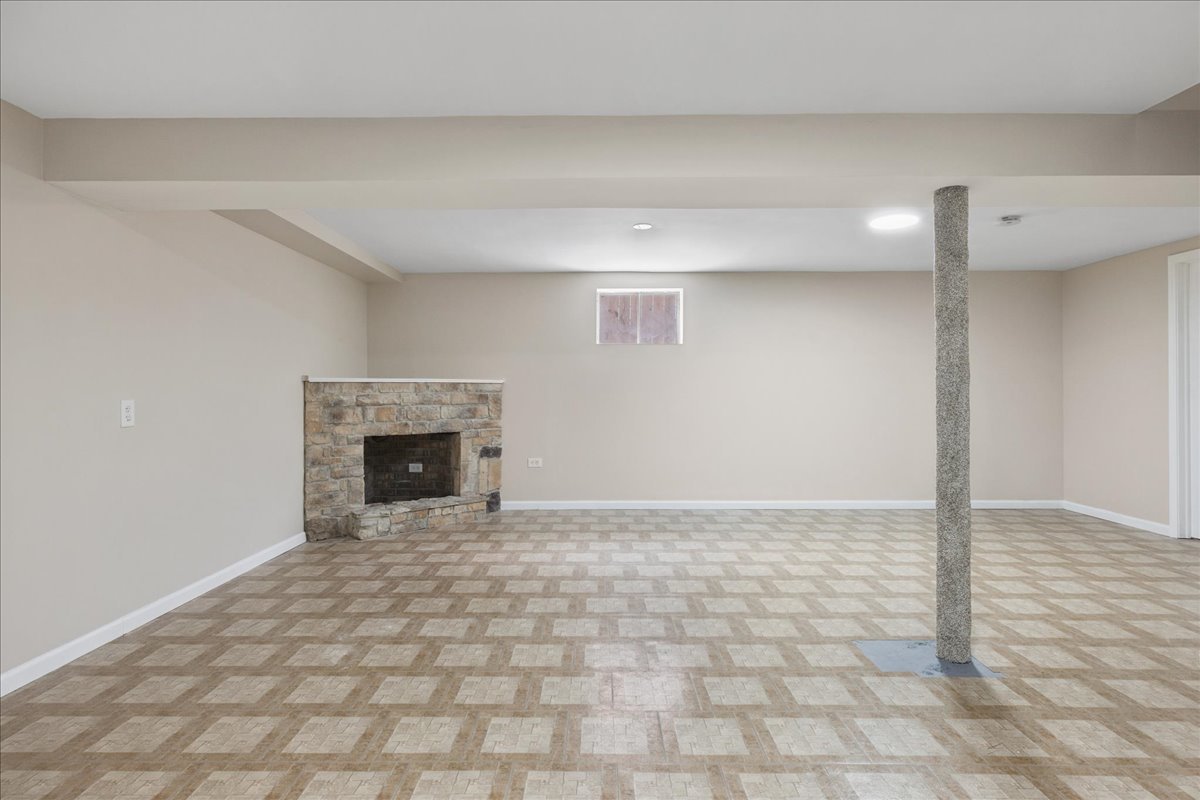 1502 Round Lake Drive, Round Lake Beach, IL 60073