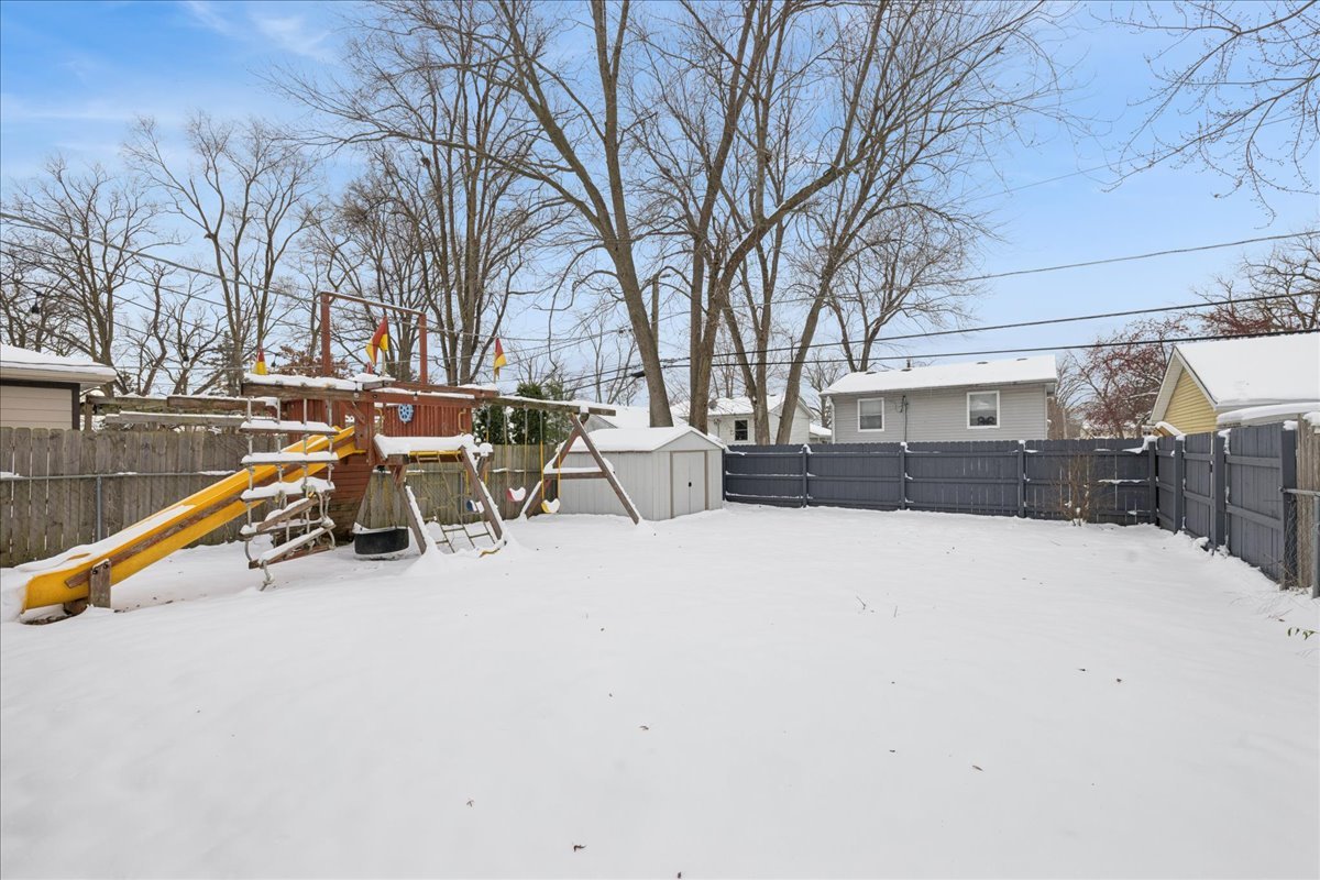 1502 Round Lake Drive, Round Lake Beach, IL 60073