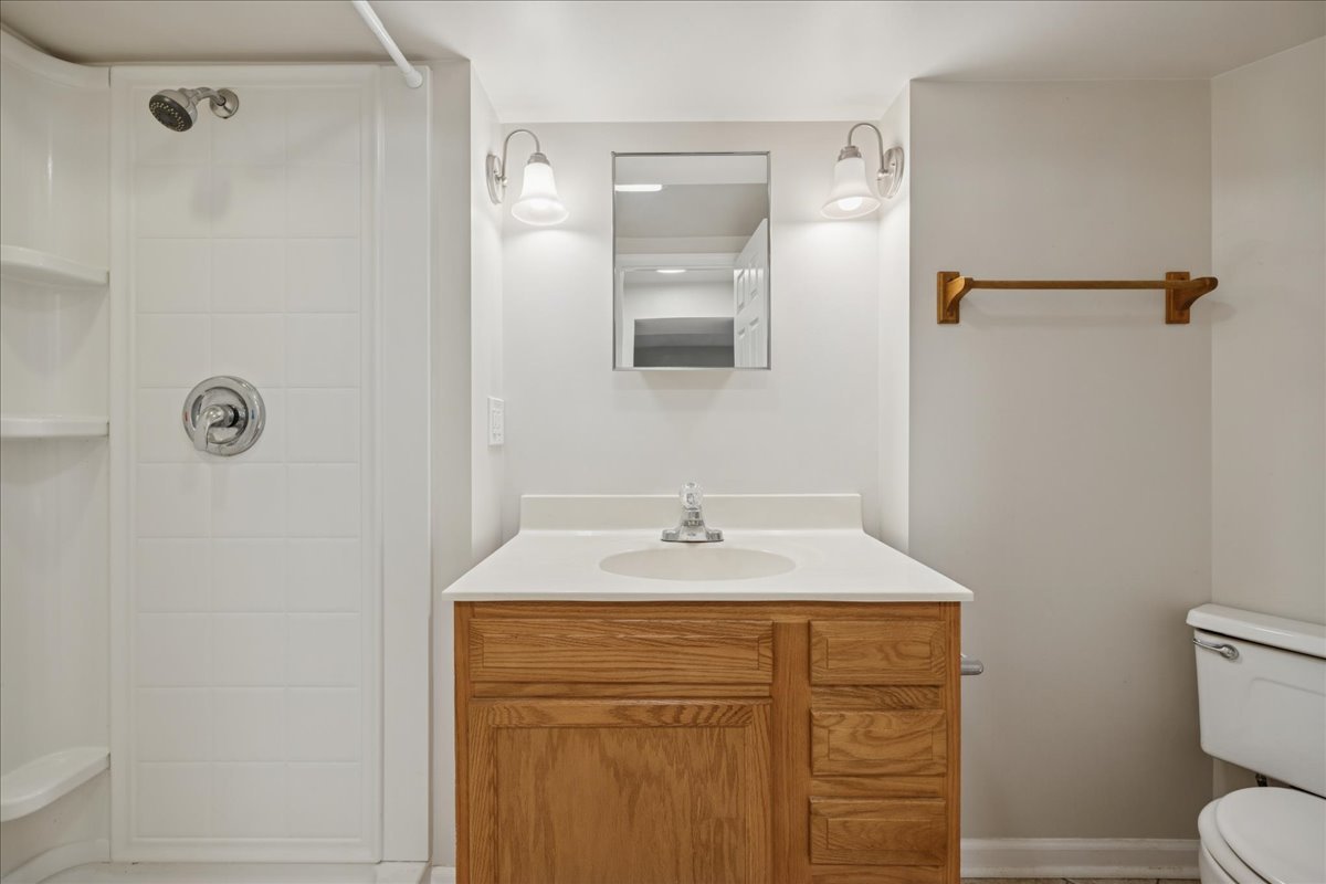 1502 Round Lake Drive, Round Lake Beach, IL 60073