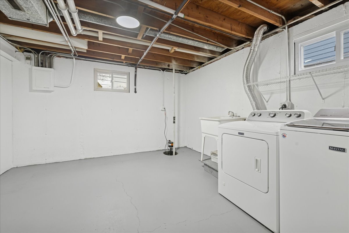 1502 Round Lake Drive, Round Lake Beach, IL 60073