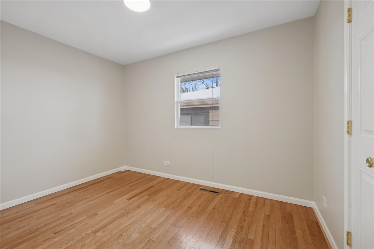 1502 Round Lake Drive, Round Lake Beach, IL 60073