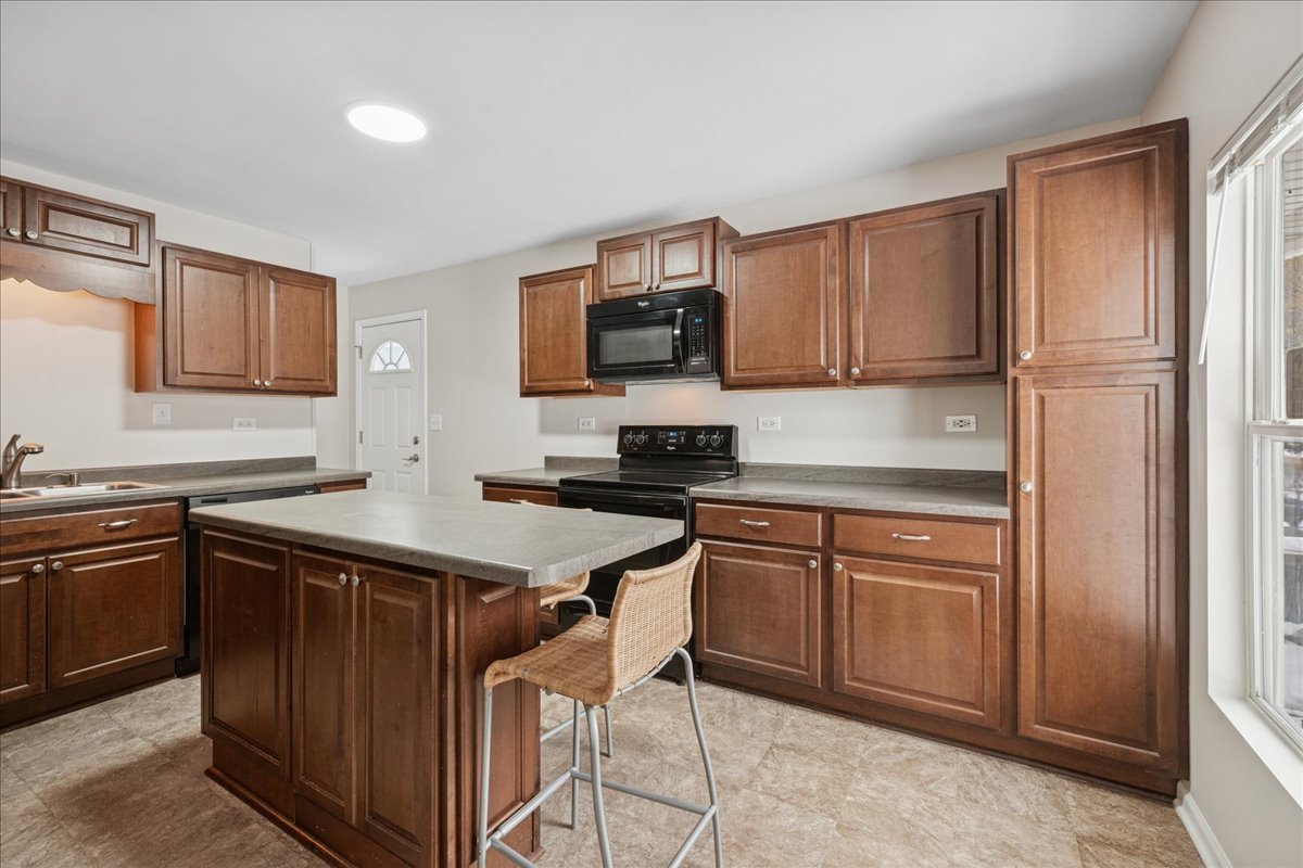 1502 Round Lake Drive, Round Lake Beach, IL 60073