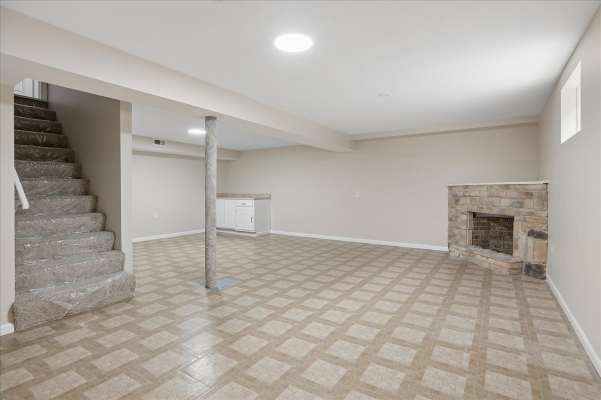 1502 Round Lake Drive, Round Lake Beach, IL 60073