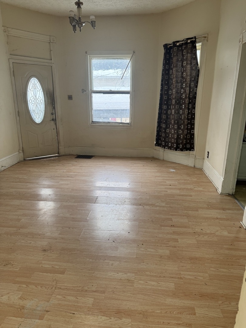 916 W Front Street, Bloomington, IL 61701