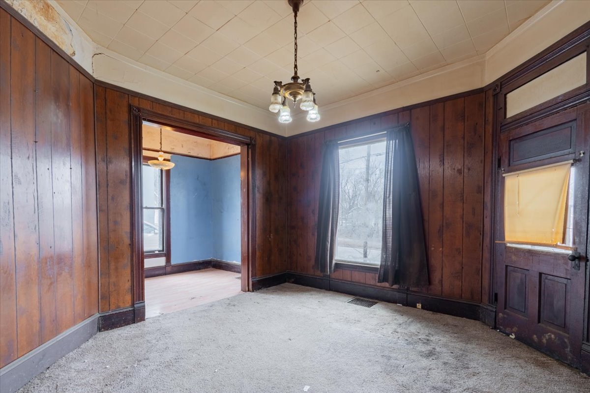 916 W Front Street, Bloomington, IL 61701