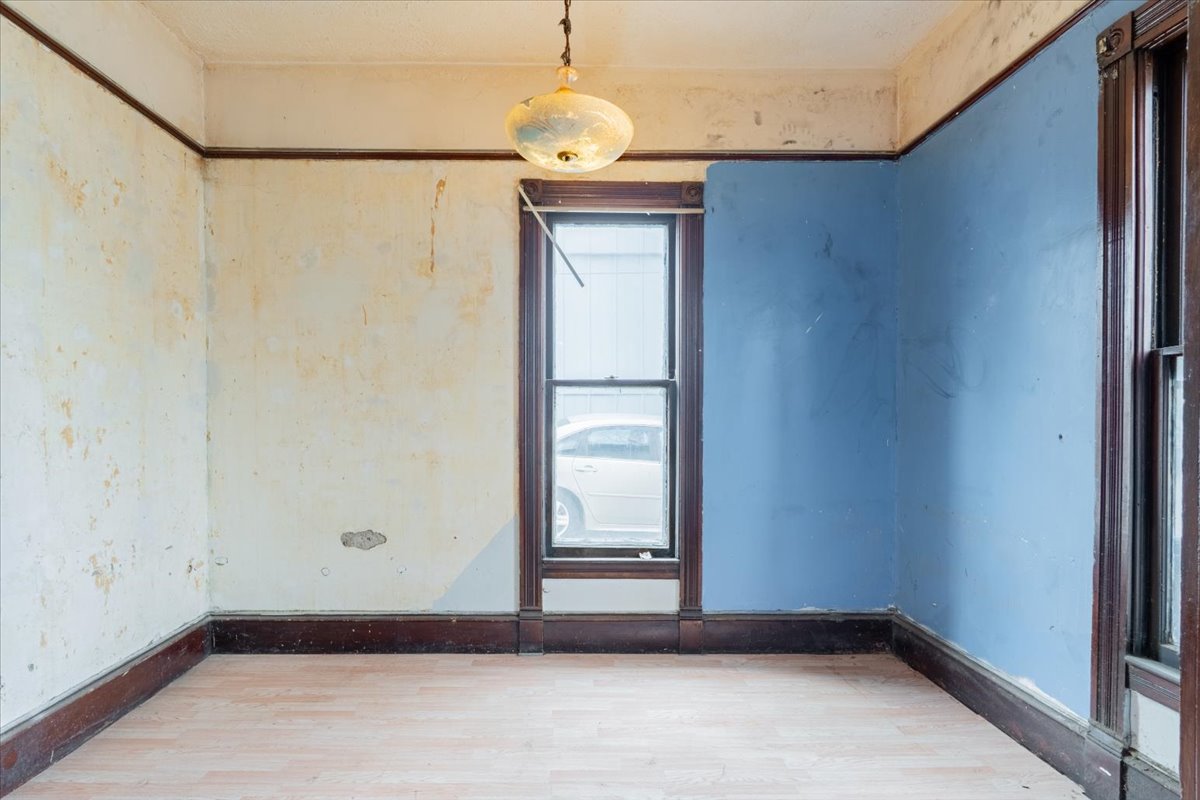 916 W Front Street, Bloomington, IL 61701