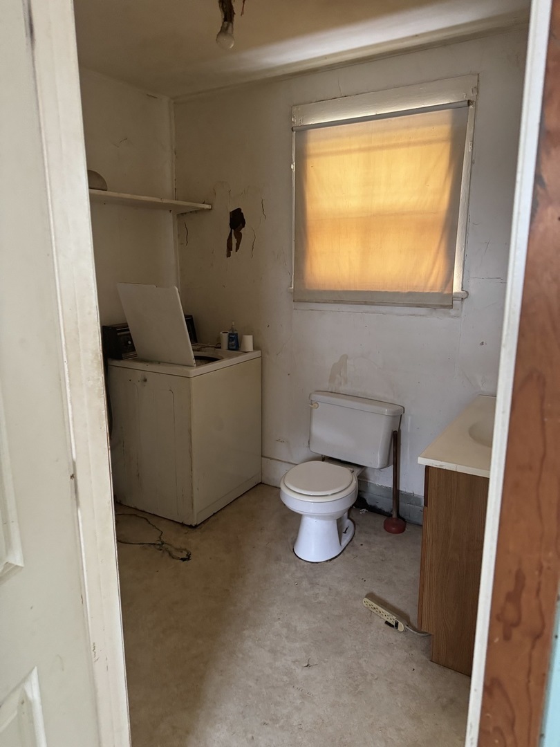 916 W Front Street, Bloomington, IL 61701