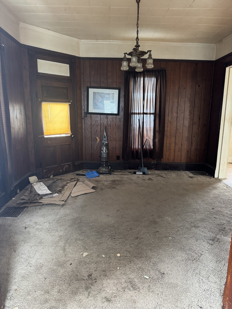 916 W Front Street, Bloomington, IL 61701