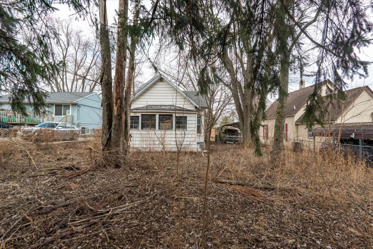 916 W Front Street, Bloomington, IL 61701