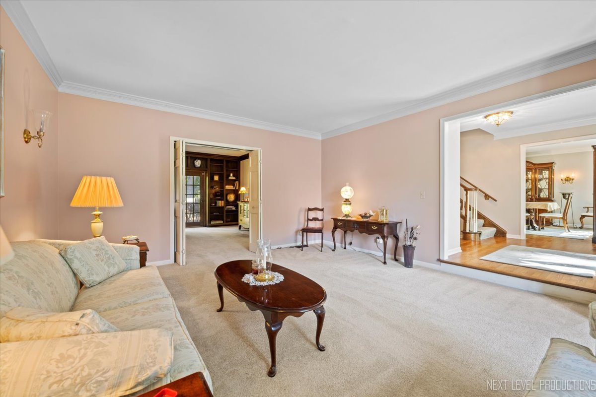 2575 River Woods Drive, Naperville, IL 60565