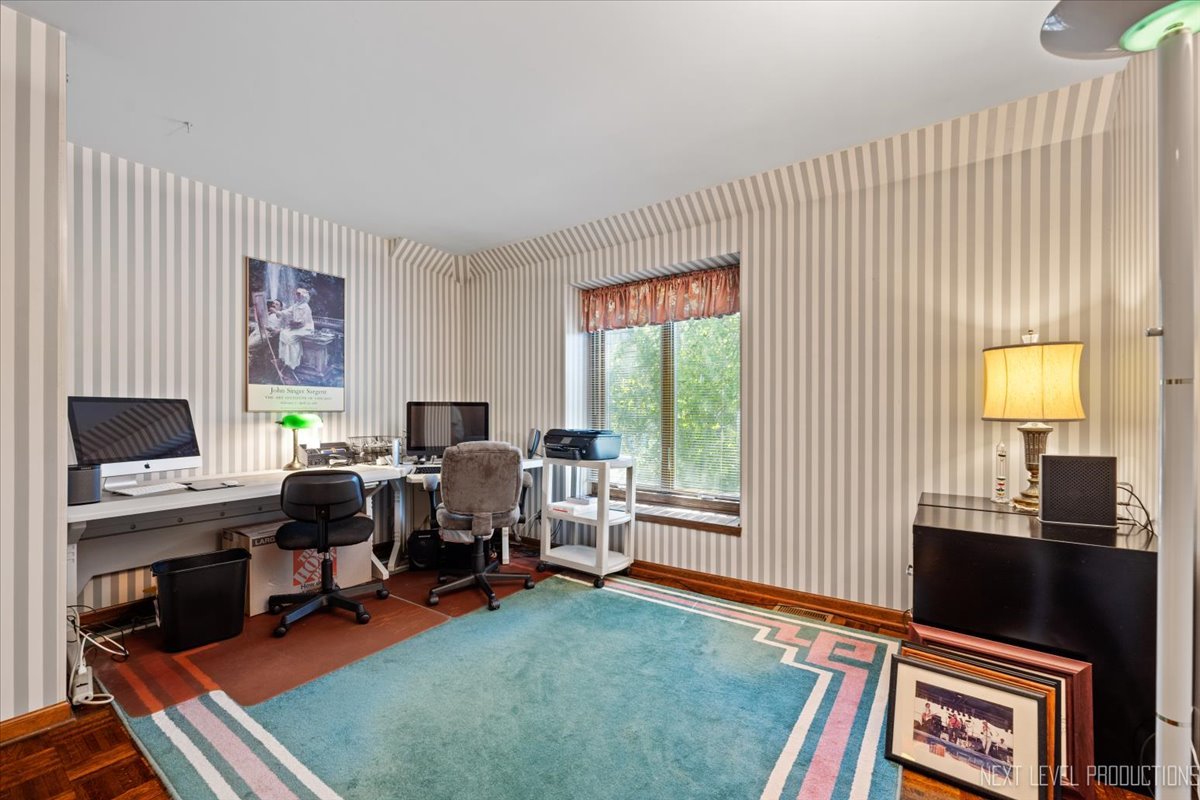 2575 River Woods Drive, Naperville, IL 60565