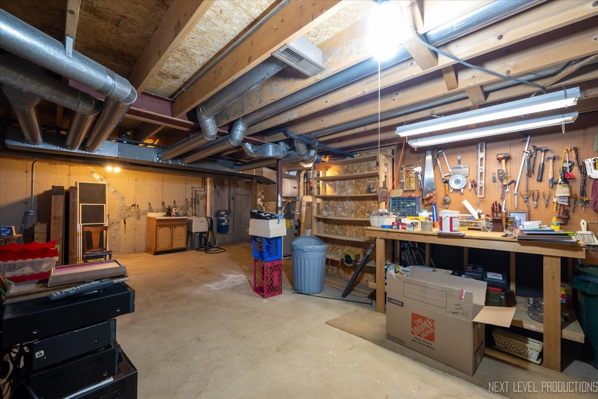 2575 River Woods Drive, Naperville, IL 60565