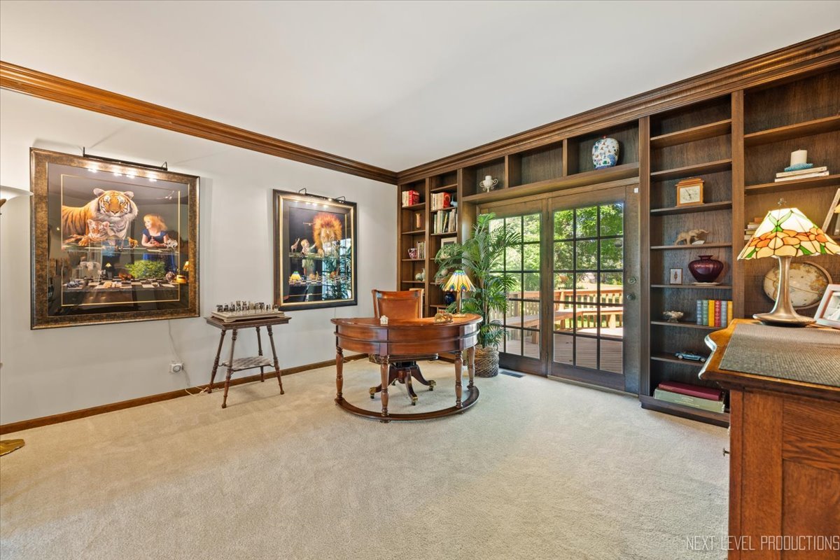 2575 River Woods Drive, Naperville, IL 60565