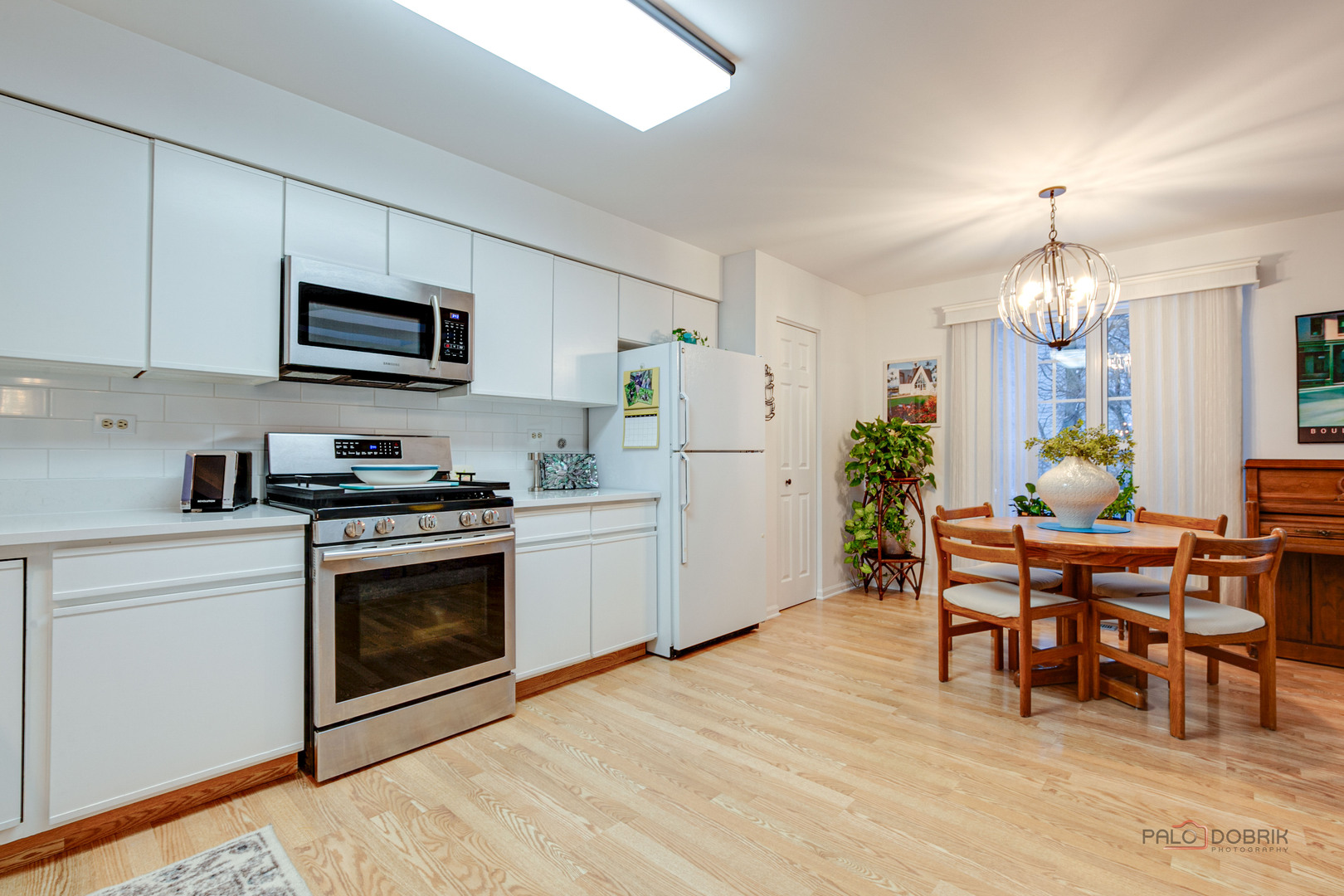 686 Grosse Pointe Circle, Vernon Hills, IL 60061