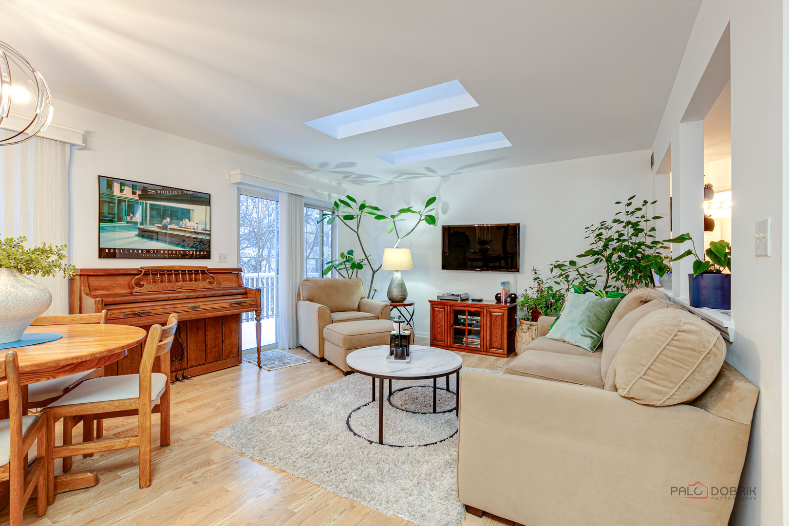 686 Grosse Pointe Circle, Vernon Hills, IL 60061