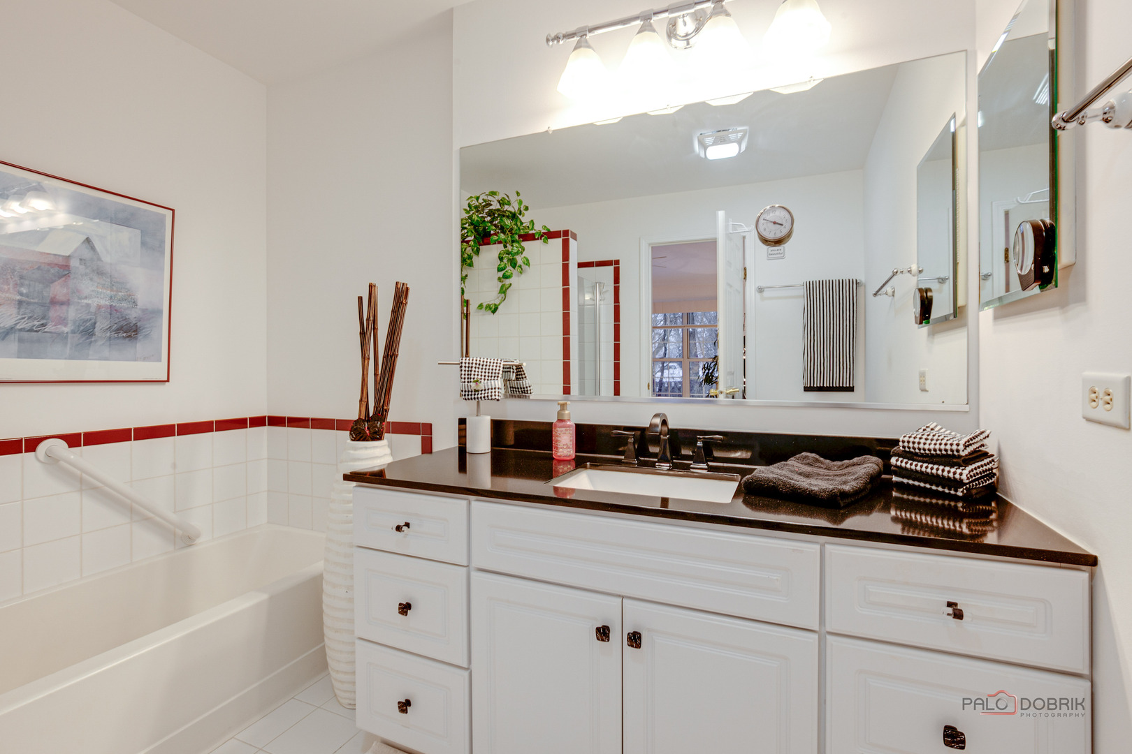 686 Grosse Pointe Circle, Vernon Hills, IL 60061