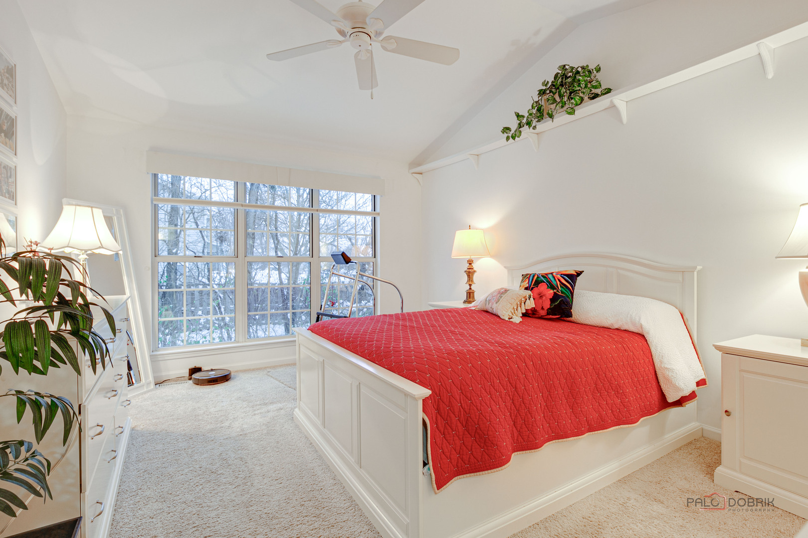 686 Grosse Pointe Circle, Vernon Hills, IL 60061