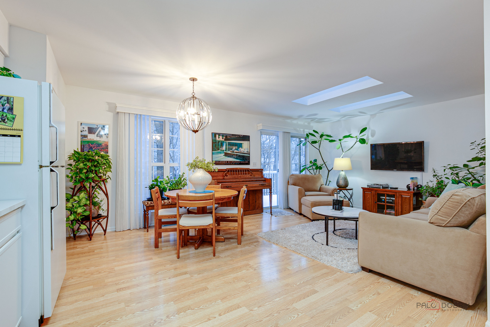 686 Grosse Pointe Circle, Vernon Hills, IL 60061