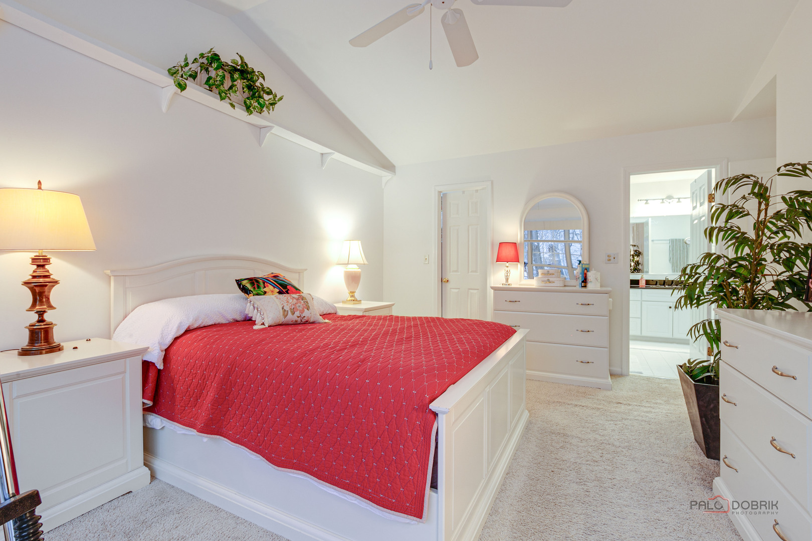 686 Grosse Pointe Circle, Vernon Hills, IL 60061