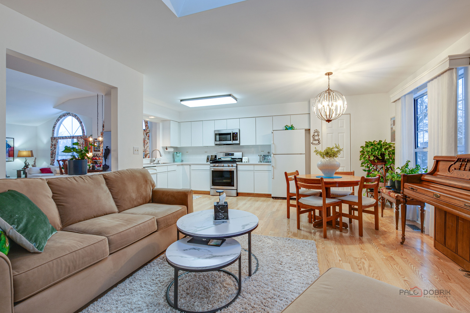 686 Grosse Pointe Circle, Vernon Hills, IL 60061