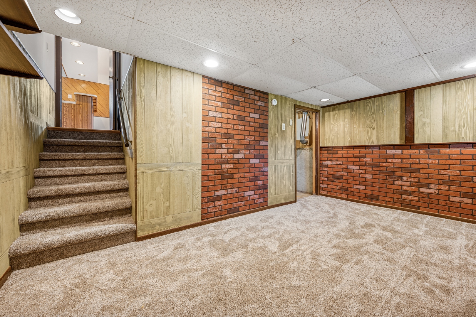 366 Manning Drive, Wood Dale, IL 60191