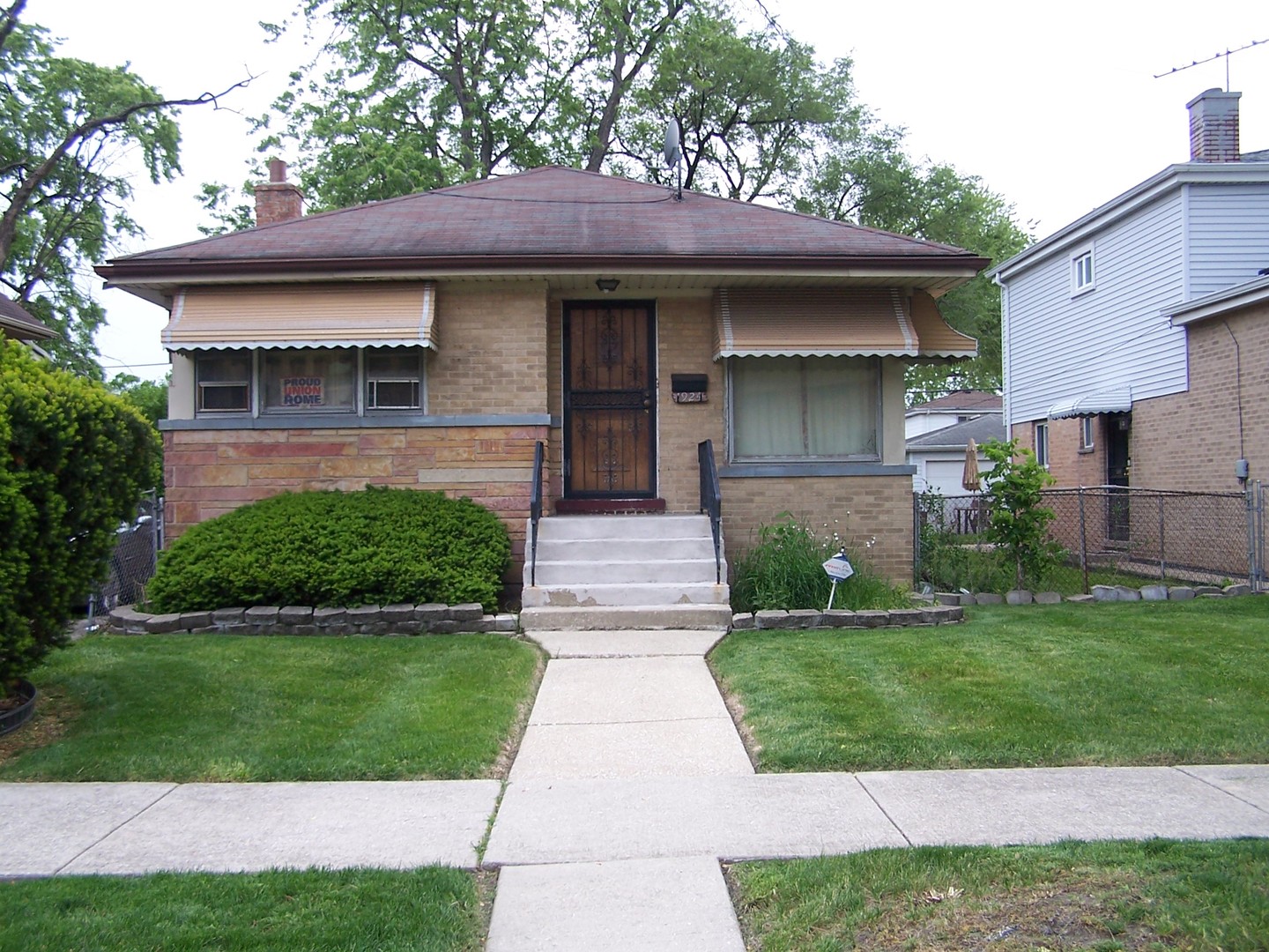 1924 S 15th Avenue, Broadview, IL 60155