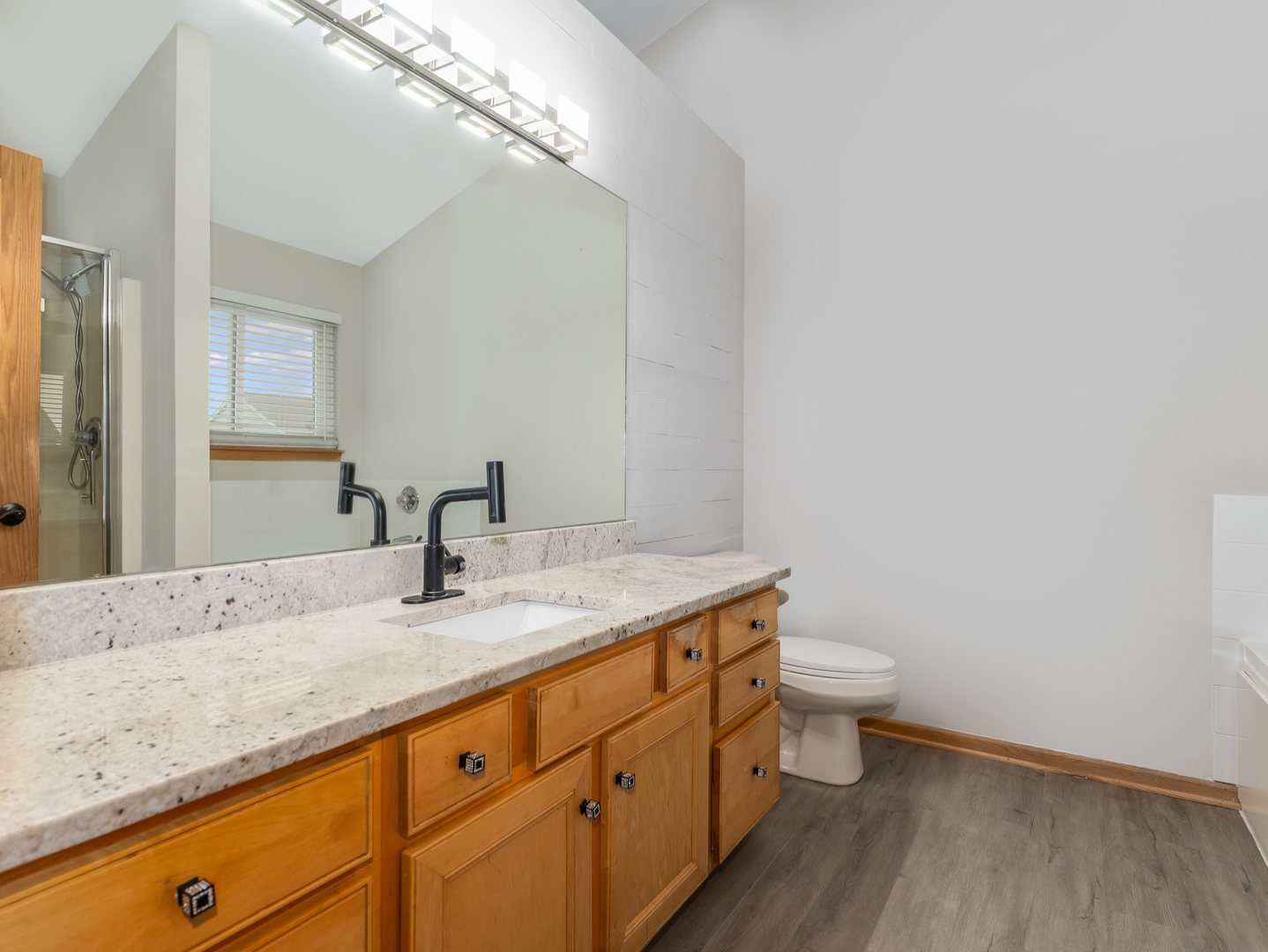 1107 Shorewood Drive, Shorewood, IL 60404