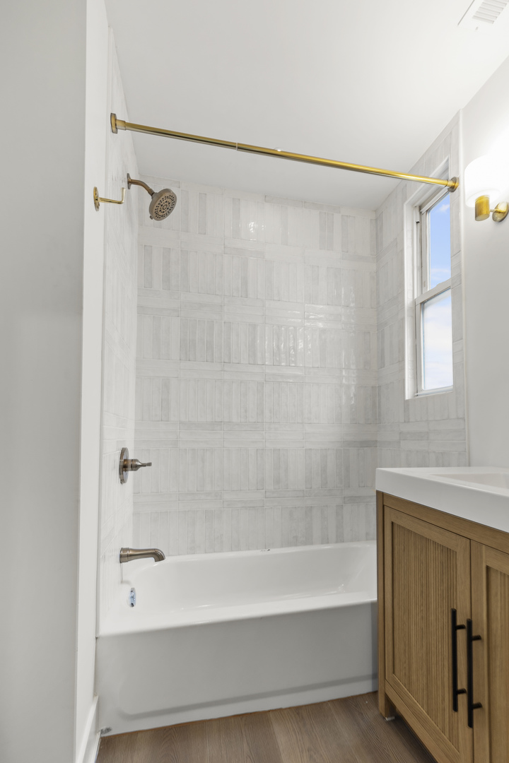 2862 S Keeley Street, Chicago, IL 60608