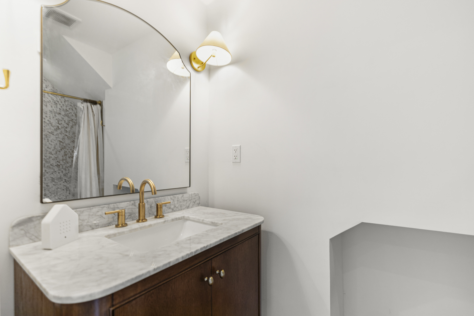 2862 S Keeley Street, Chicago, IL 60608