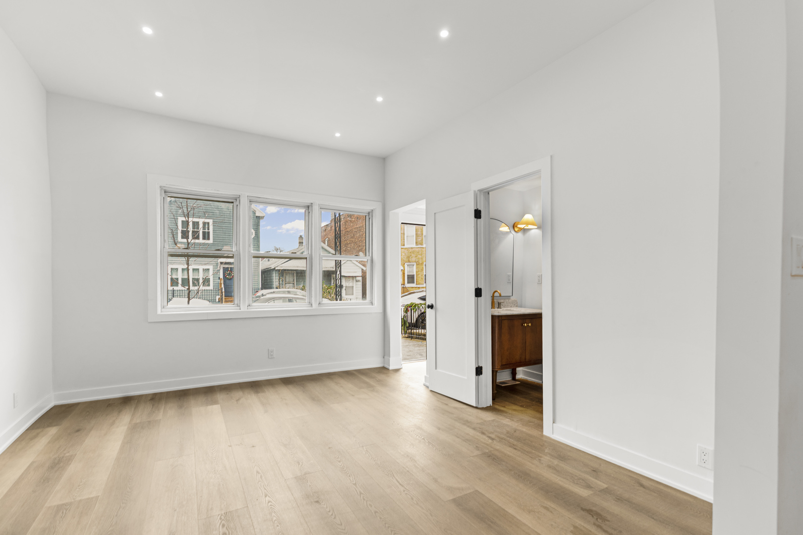 2862 S Keeley Street, Chicago, IL 60608