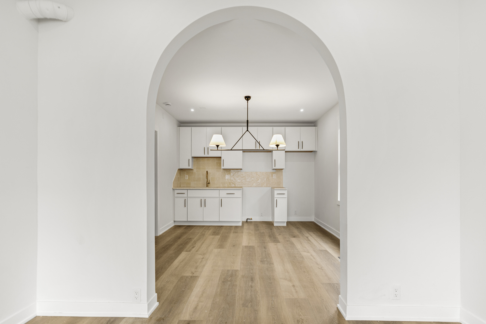 2862 S Keeley Street, Chicago, IL 60608