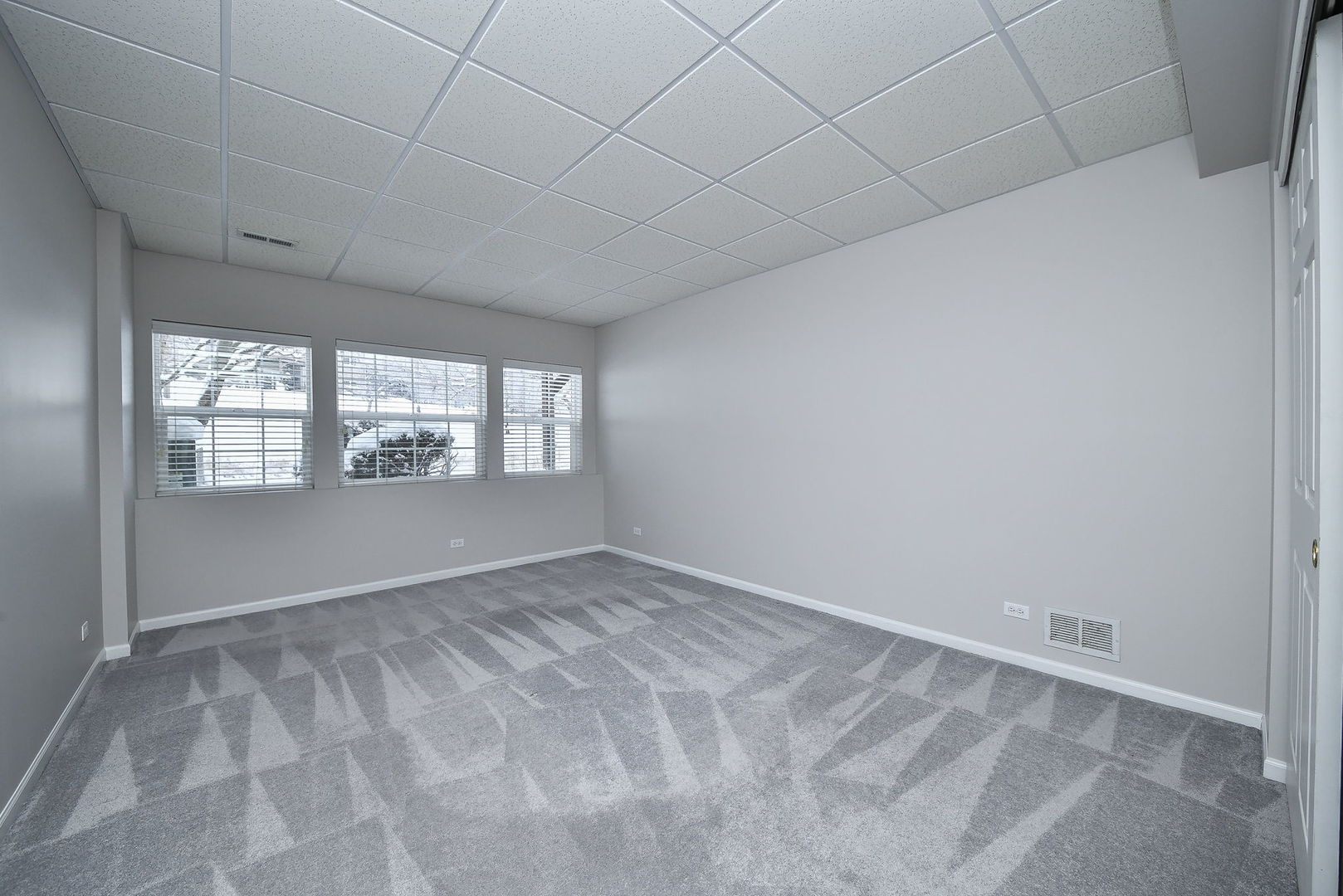 141 River Mist Drive, Oswego, IL 60543