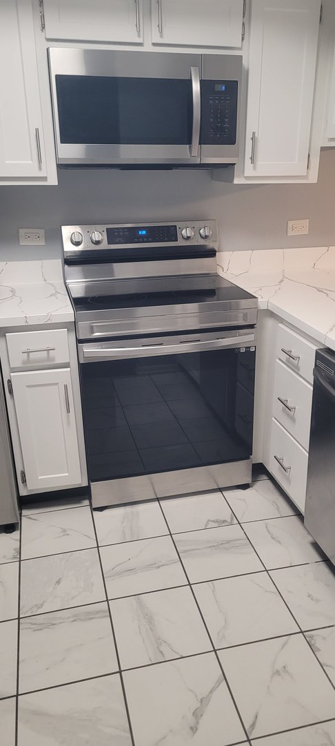 840 Elder Road #A405, Homewood, IL 60430