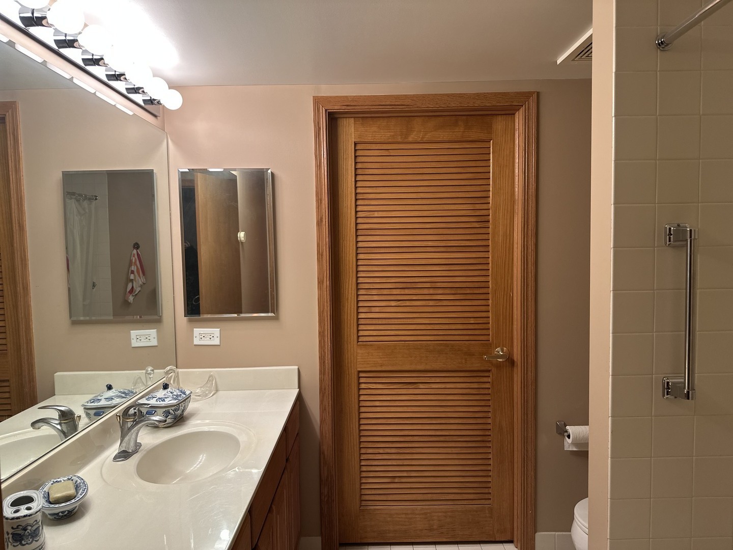 5105 W MADISON Street #1-206, Skokie, IL 60077