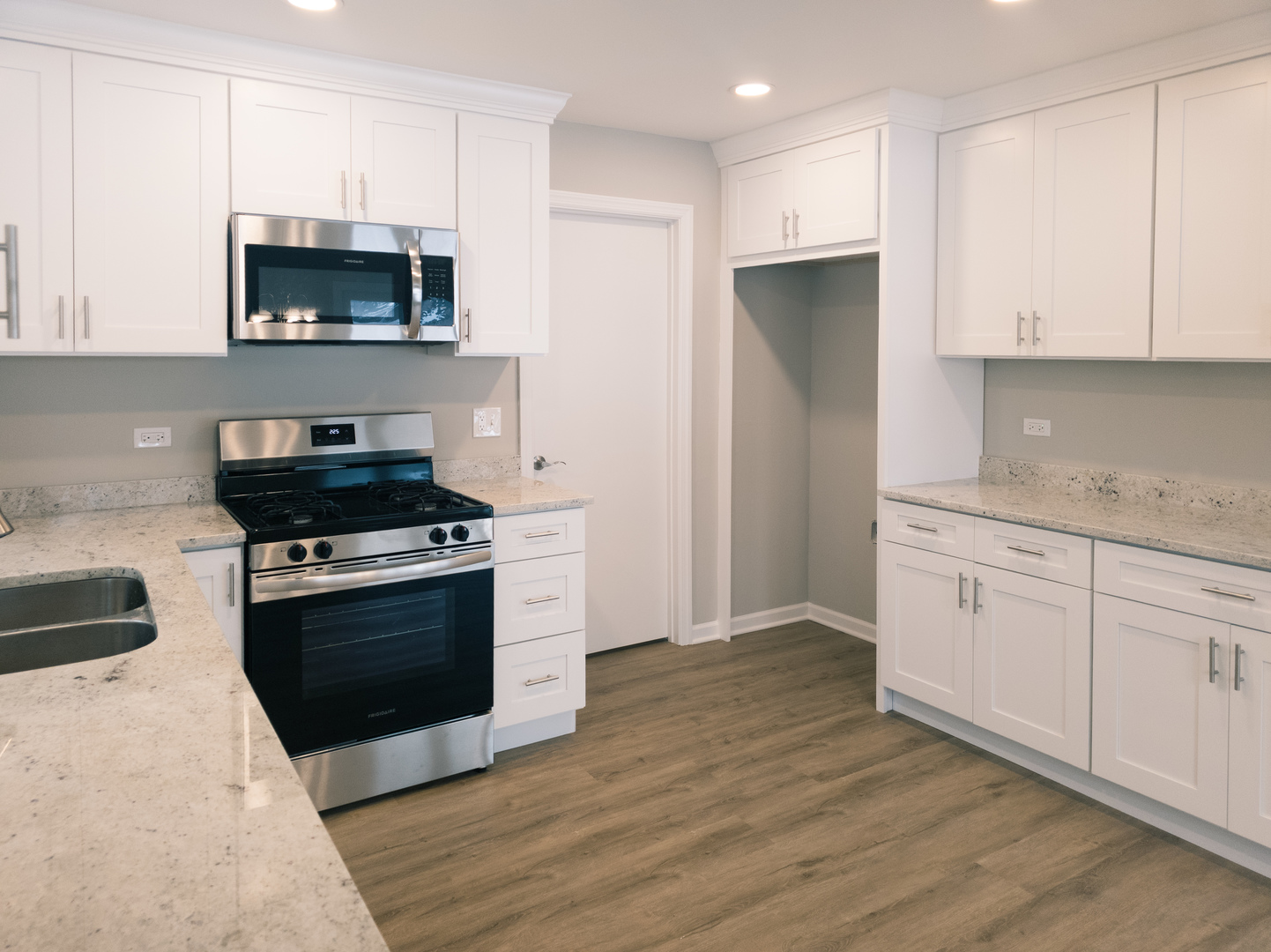 1904 S Fairview Avenue, Park Ridge, IL 60068