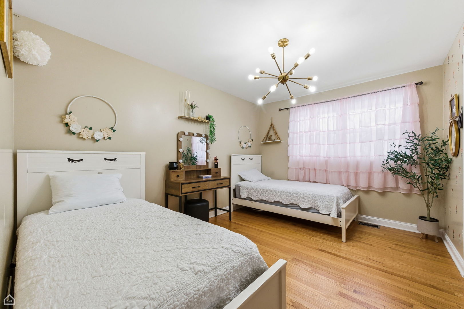 7811 W 102nd Street, Palos Hills, IL 60465