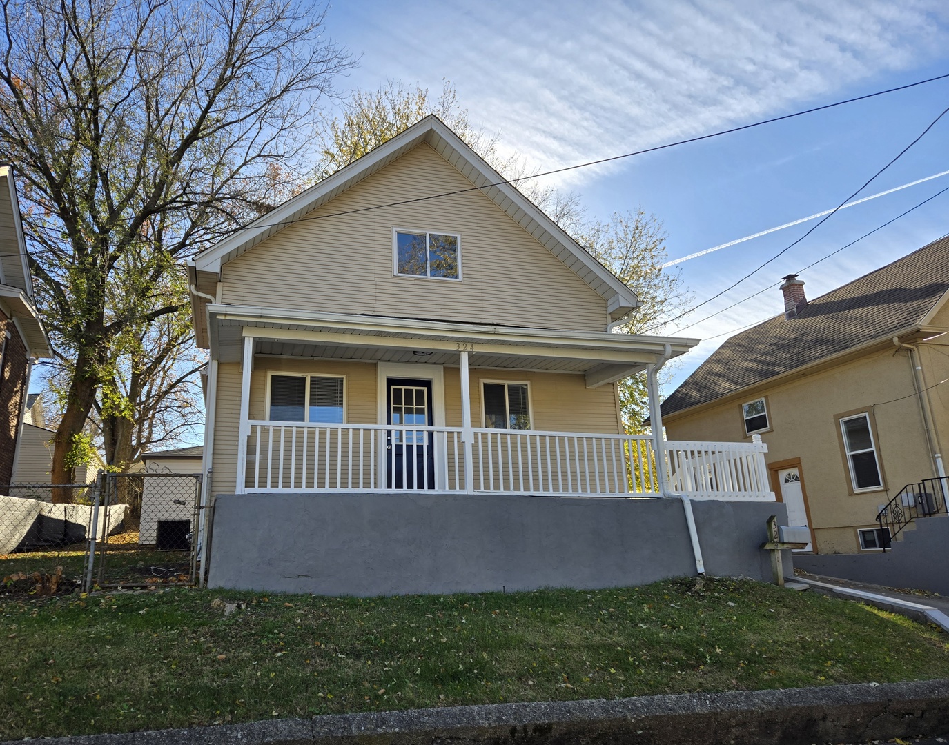 324 Rosewood Avenue, Aurora, IL 60505