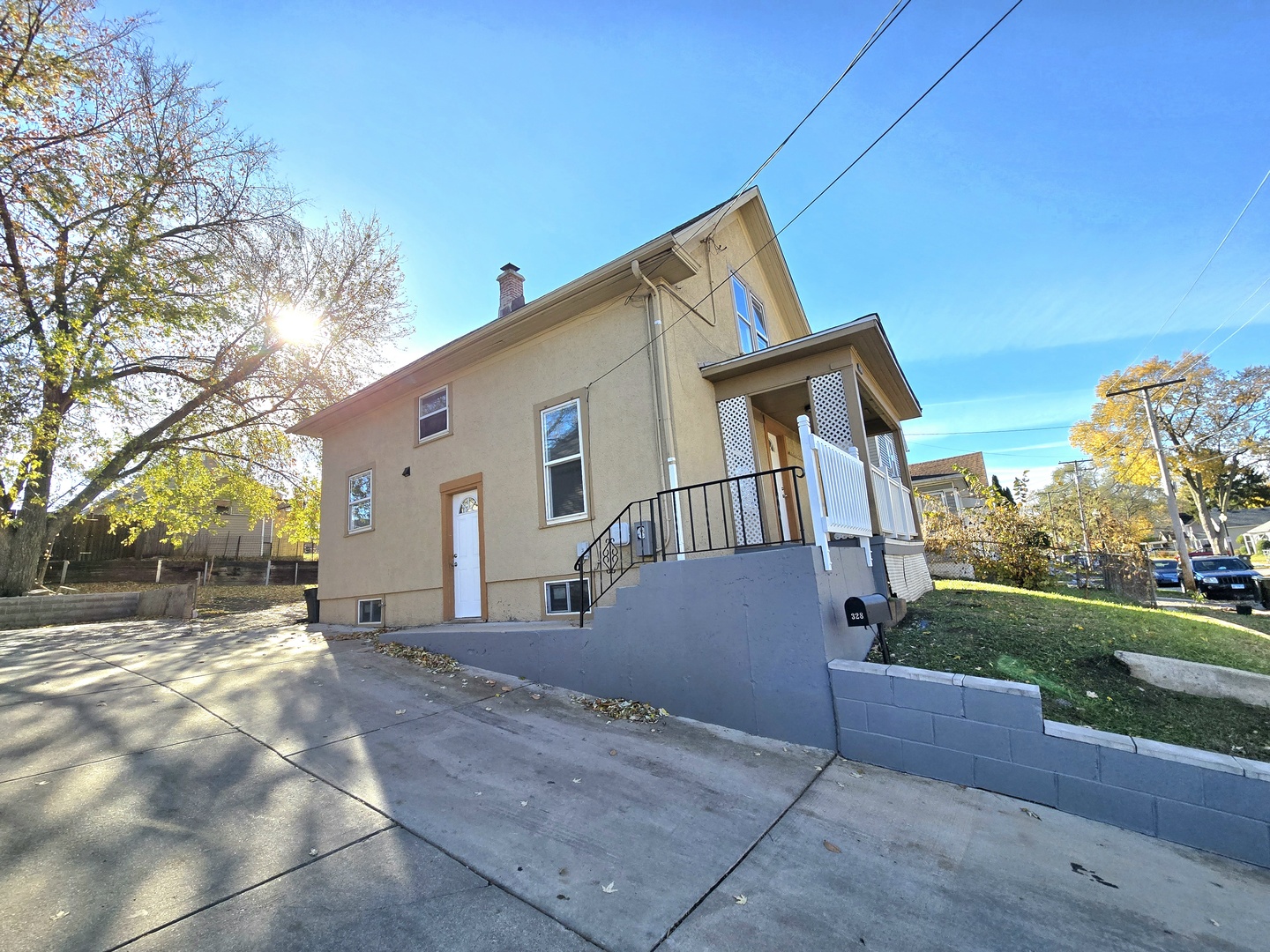 328 Rosewood Avenue, Aurora, IL 60505