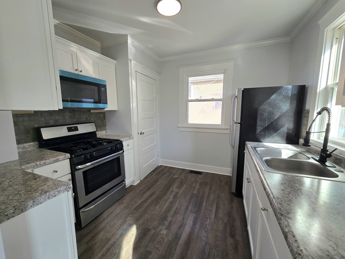 328 Rosewood Avenue, Aurora, IL 60505